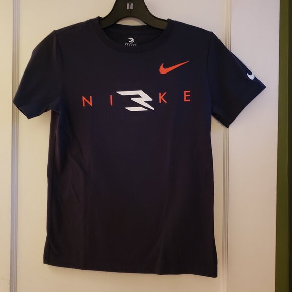 Nike Other - EUC youth Nike t-shirt medium